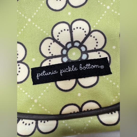 Petunia Pickle Bottom Clutch/Shoulder Bag - Green Daisy Floral - Picture 3 of 10